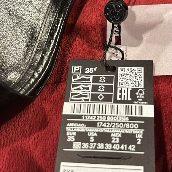 Massimo Dutti LEATHER SANDALS WITH BUCKLE DETAIL - Picture 3 of 8